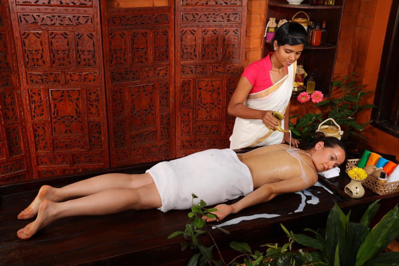 Ayursoma Ayurveda Royal Retreat Hotel Kovalam Kültér fotó